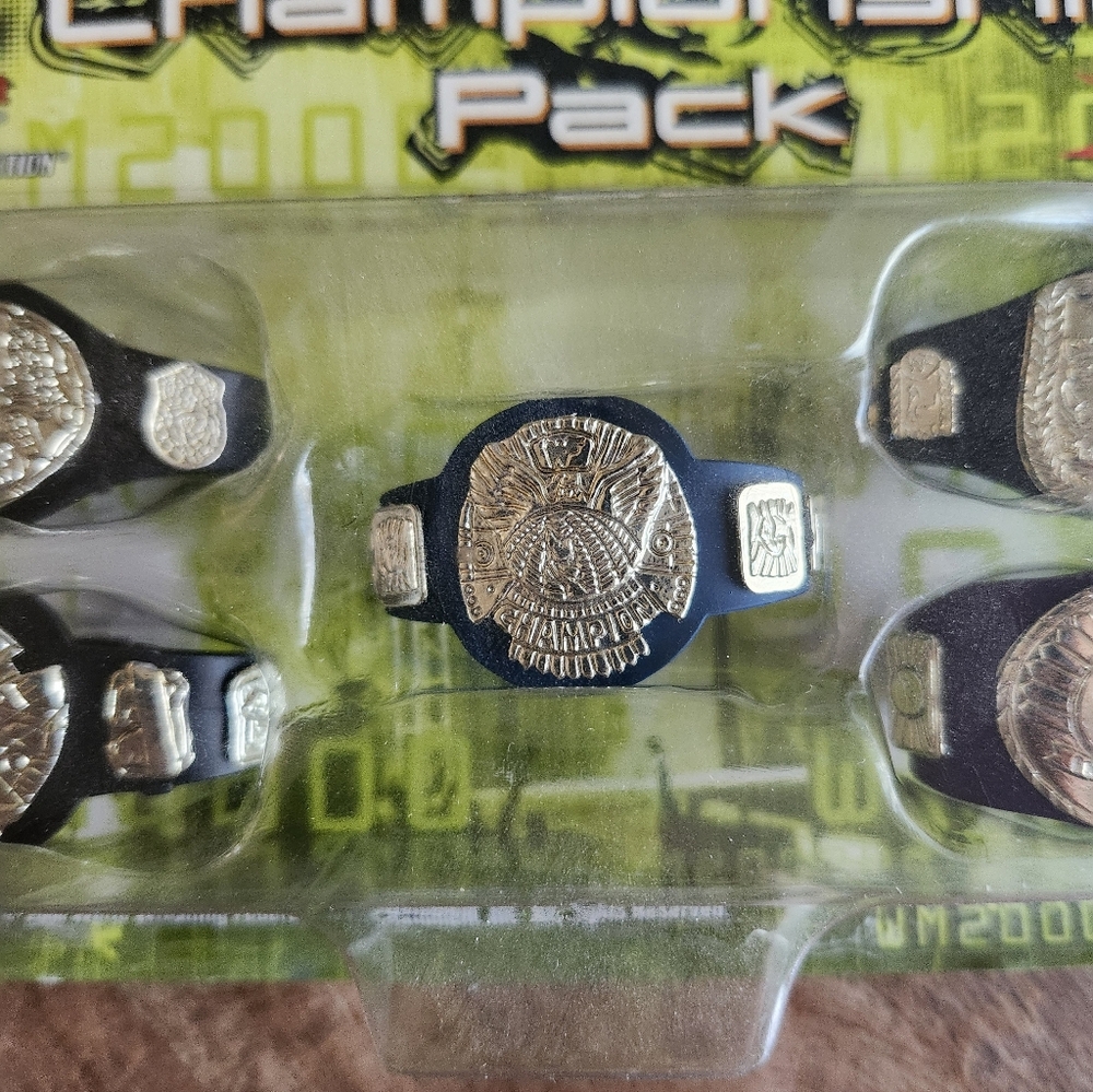 WWE/WWF Jakks Pacific Grapple Gear Championship Pack 2000 - Picture 5 of 9